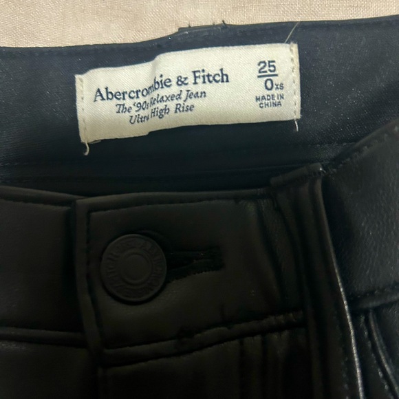 Abercrombie pants - Picture 1 of 2
